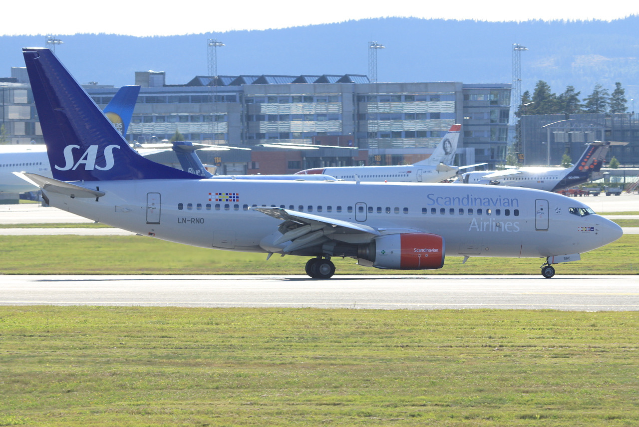 LN-RNO (28316) 2000 Boeing 737-783
