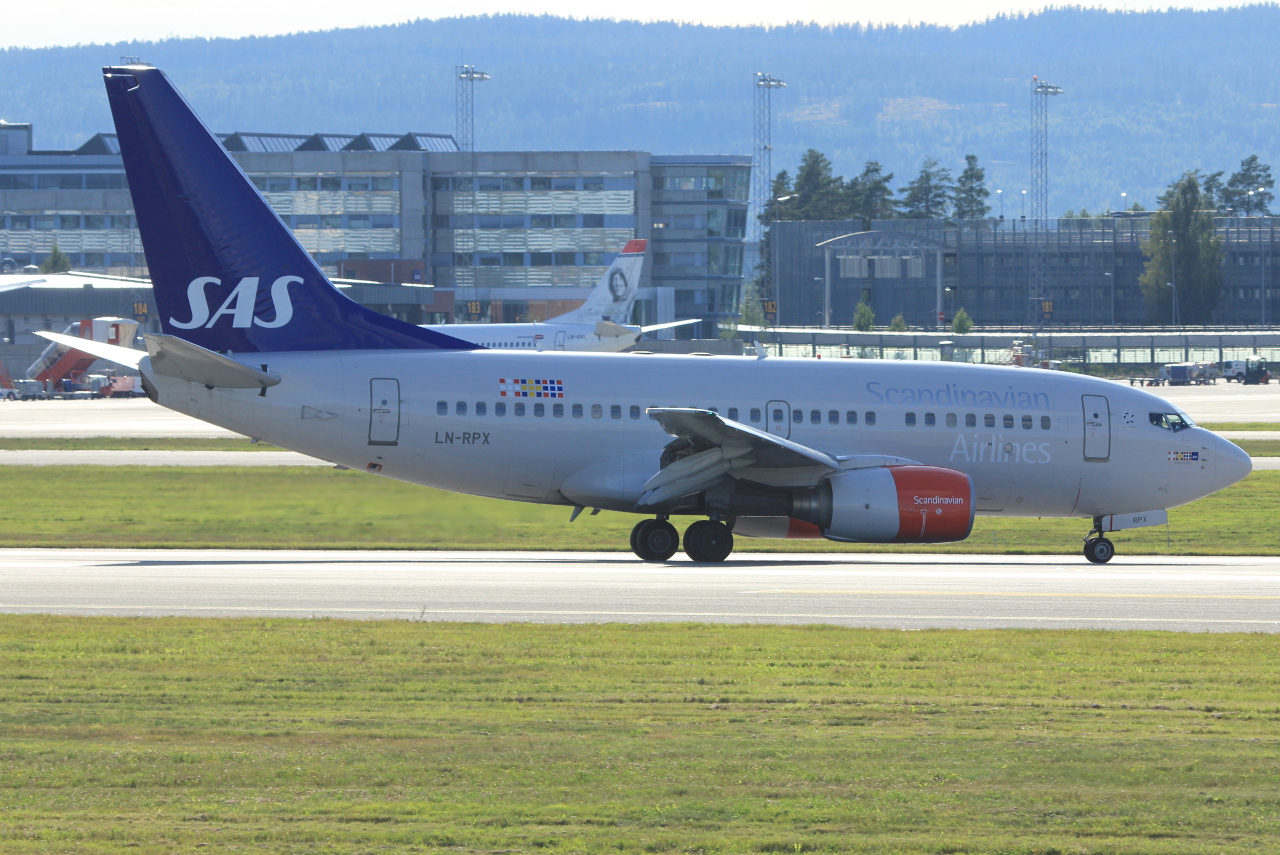 LN-RPX (28291) 1998 Boeing 737-683