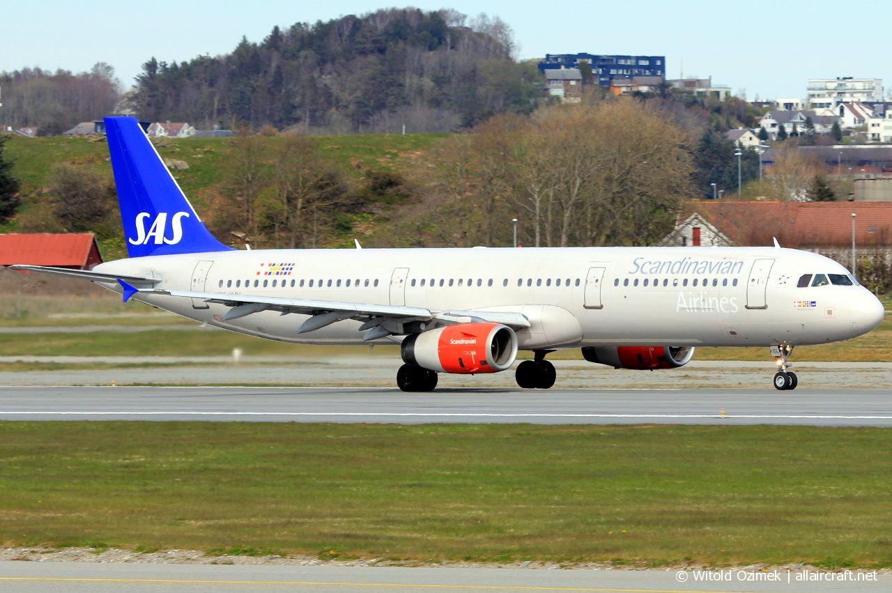 OY-KBL (1619) 2001 Airbus A321-232