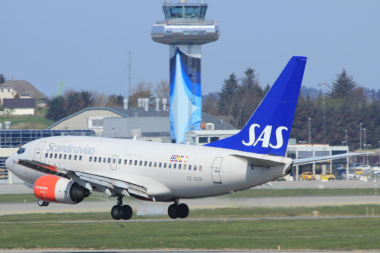 SE-DOR (28305) 1999 Boeing 737-683