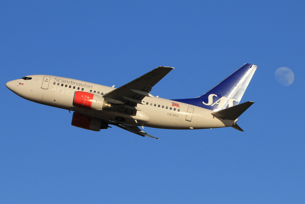 LN-RPZ (28293) 1998 Boeing 737-683