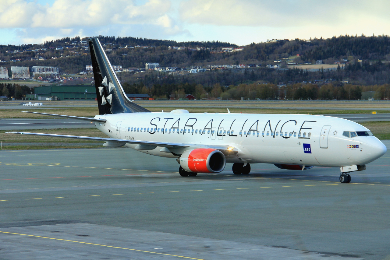 LN-RRM (28314) 1999 Boeing 737-783