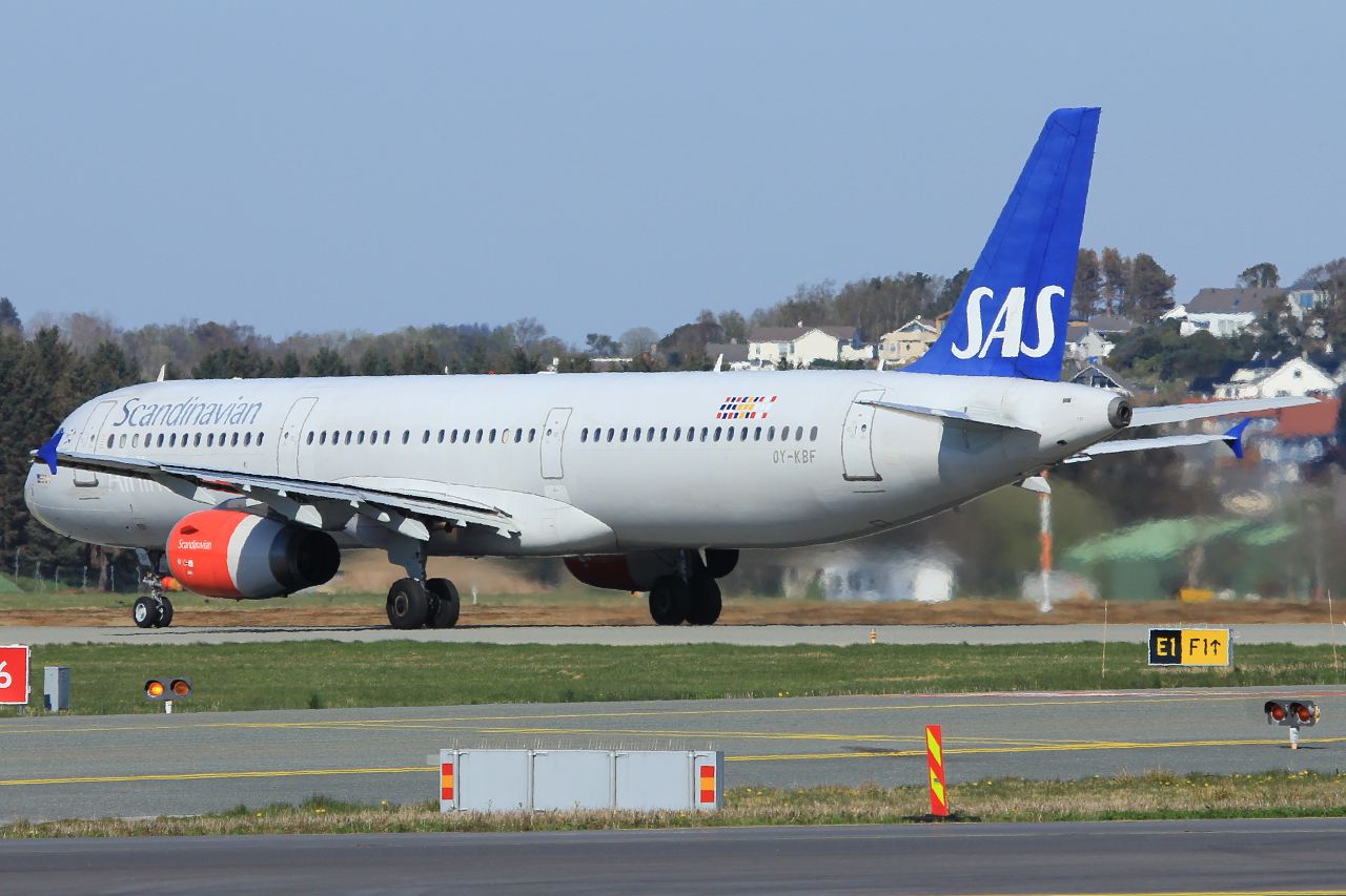 OY-KBF (1807) 2002 Airbus A321-232