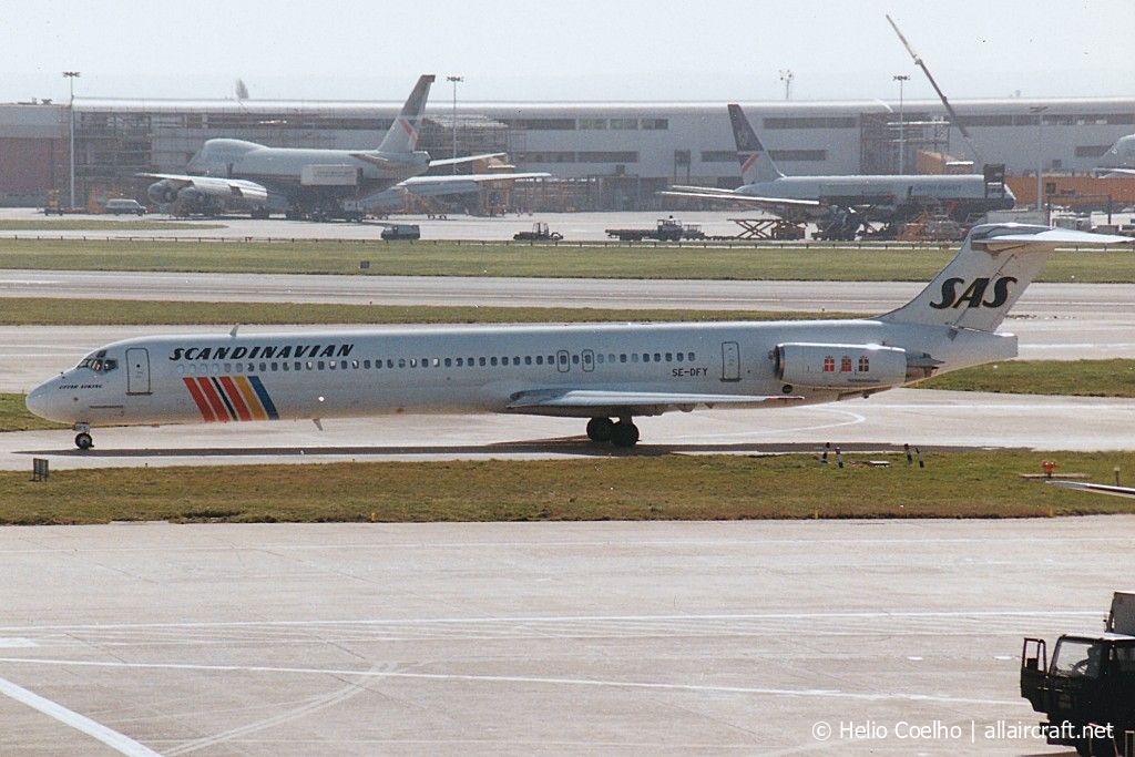 SE-DFY (49438) 1987 McDonnell Douglas MD-82