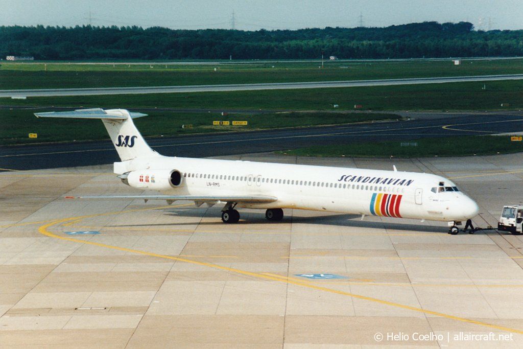 LN-RMS (53368) 1982 McDonnell Douglas MD-82