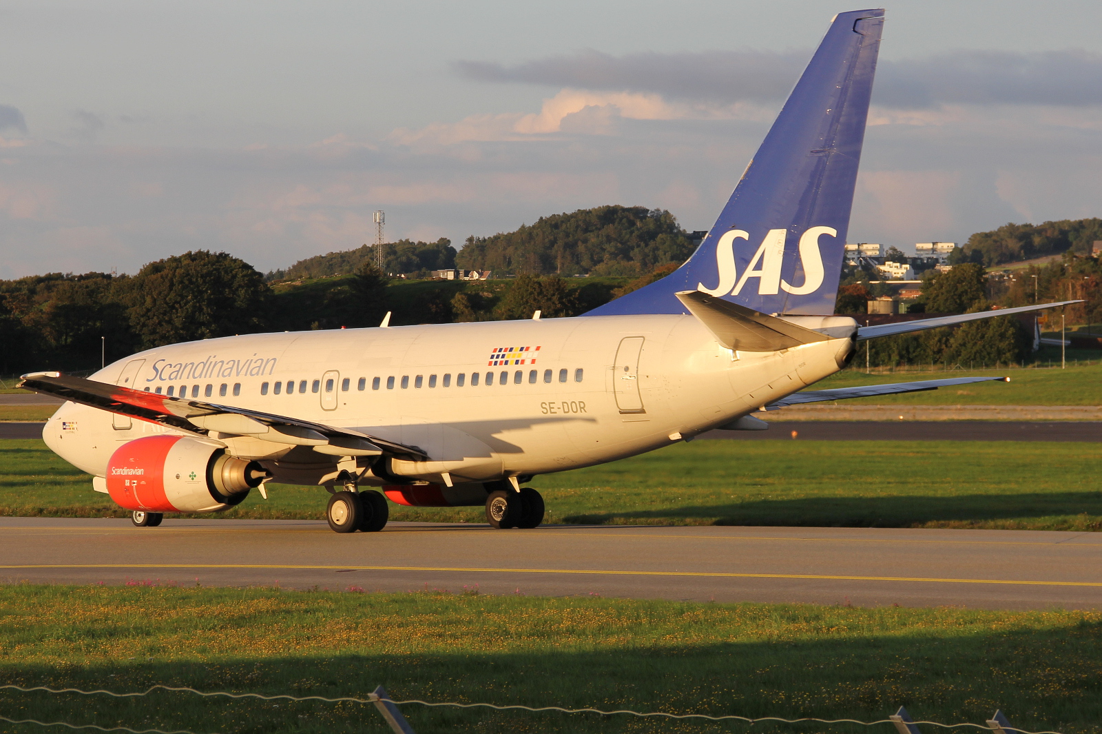 SE-DOR (28305) 1999 Boeing 737-683