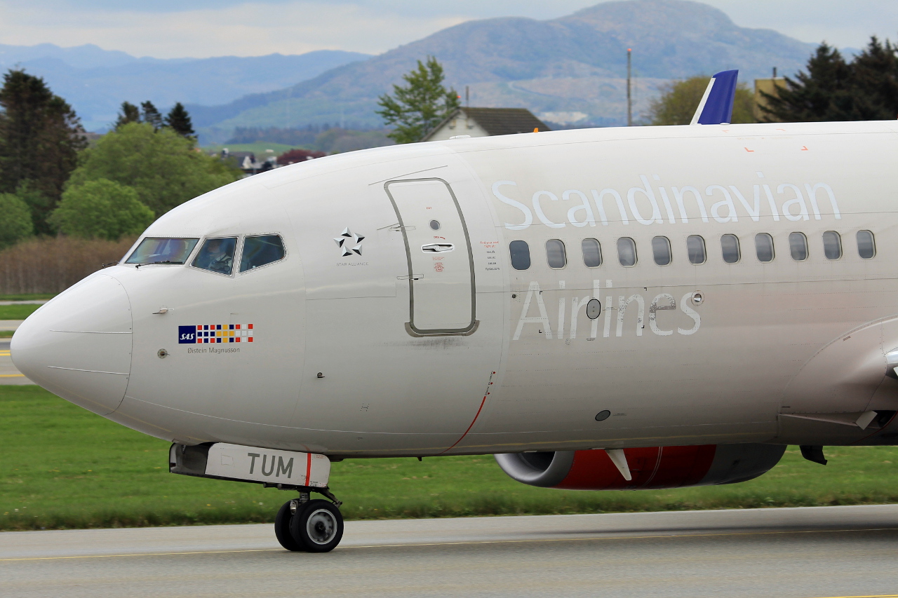 LN-TUM (29098) 2002 Boeing 737-705(WL)