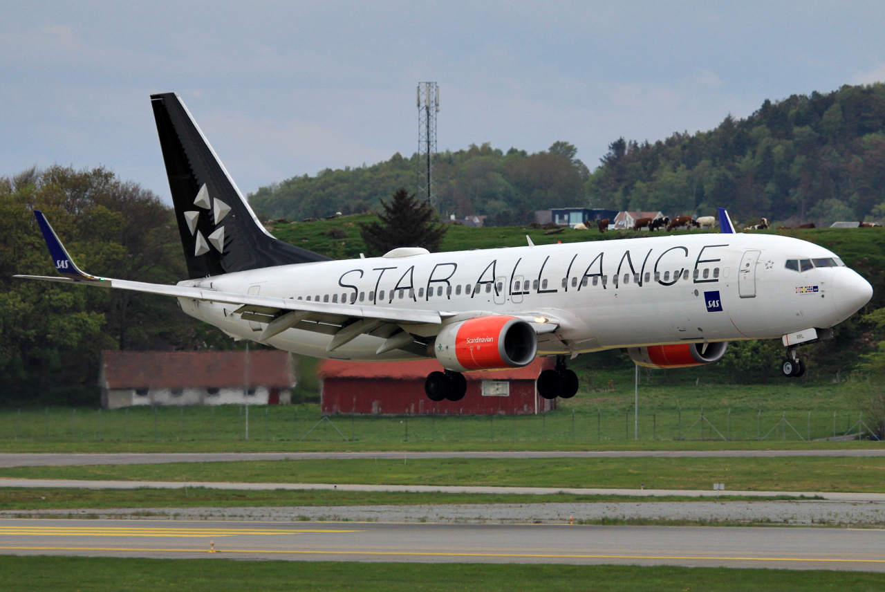 LN-RRL (28328) 2003 Boeing 737-883 WL