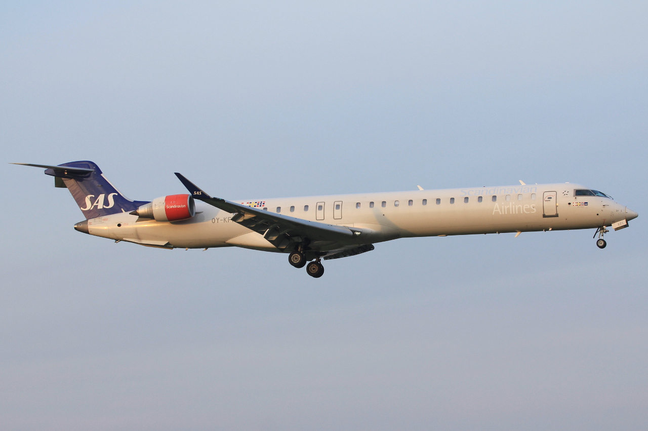 OY-KFI (cn 15242) Bombardier CRJ-900