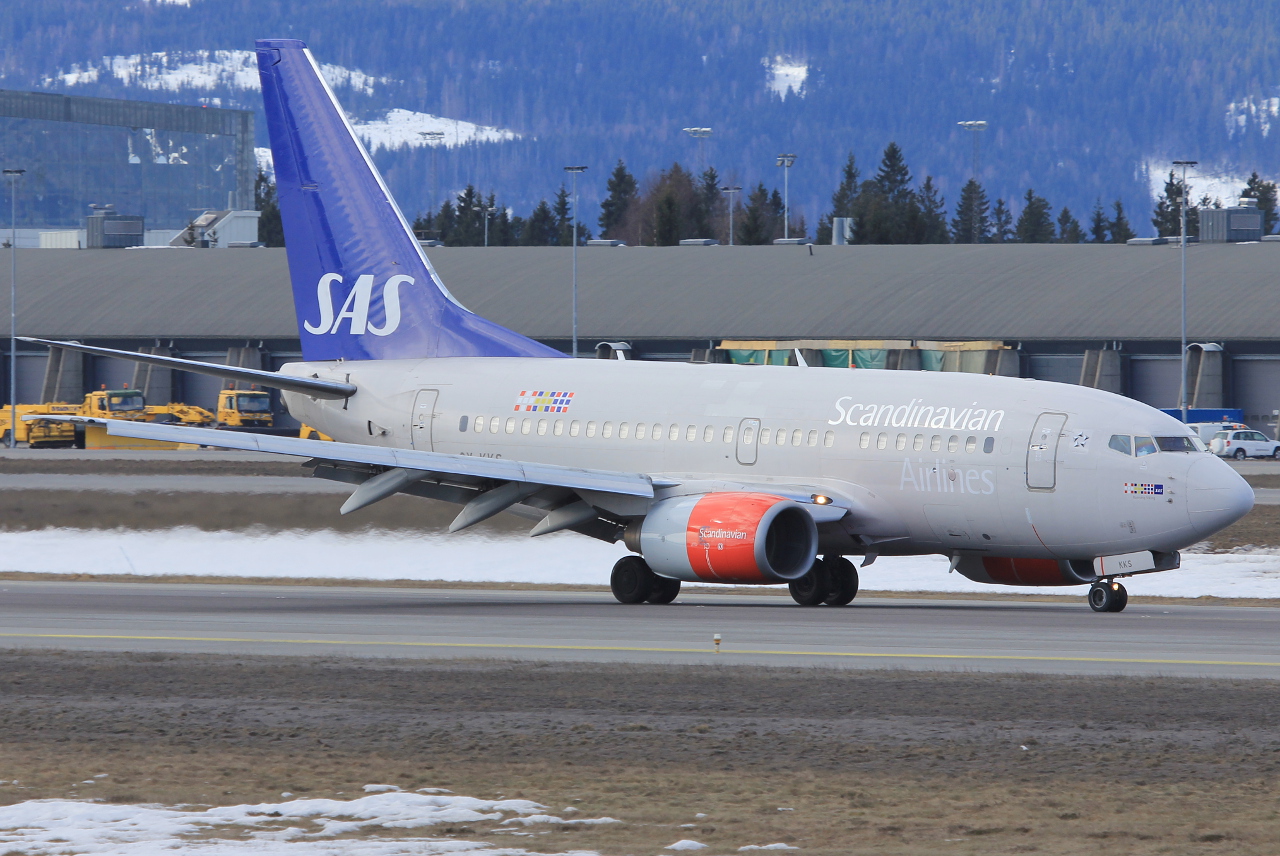 OY-KKS (28322) 2000 Boeing 737-683