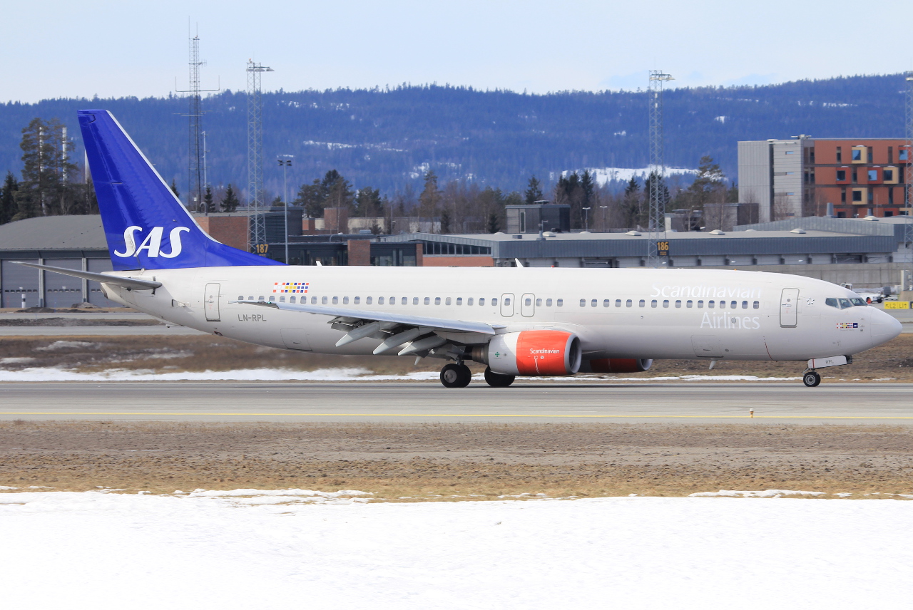 LN-RPL (30469) 2000 Boeing 737-883