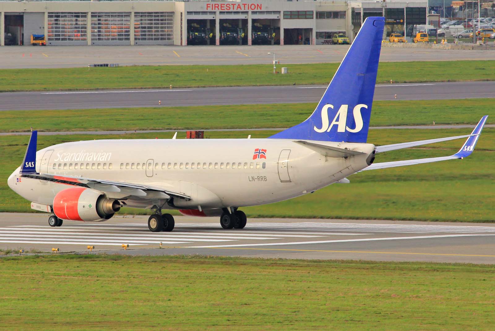 LN-RRB (32276) 2007 Boeing 737-783(WL)