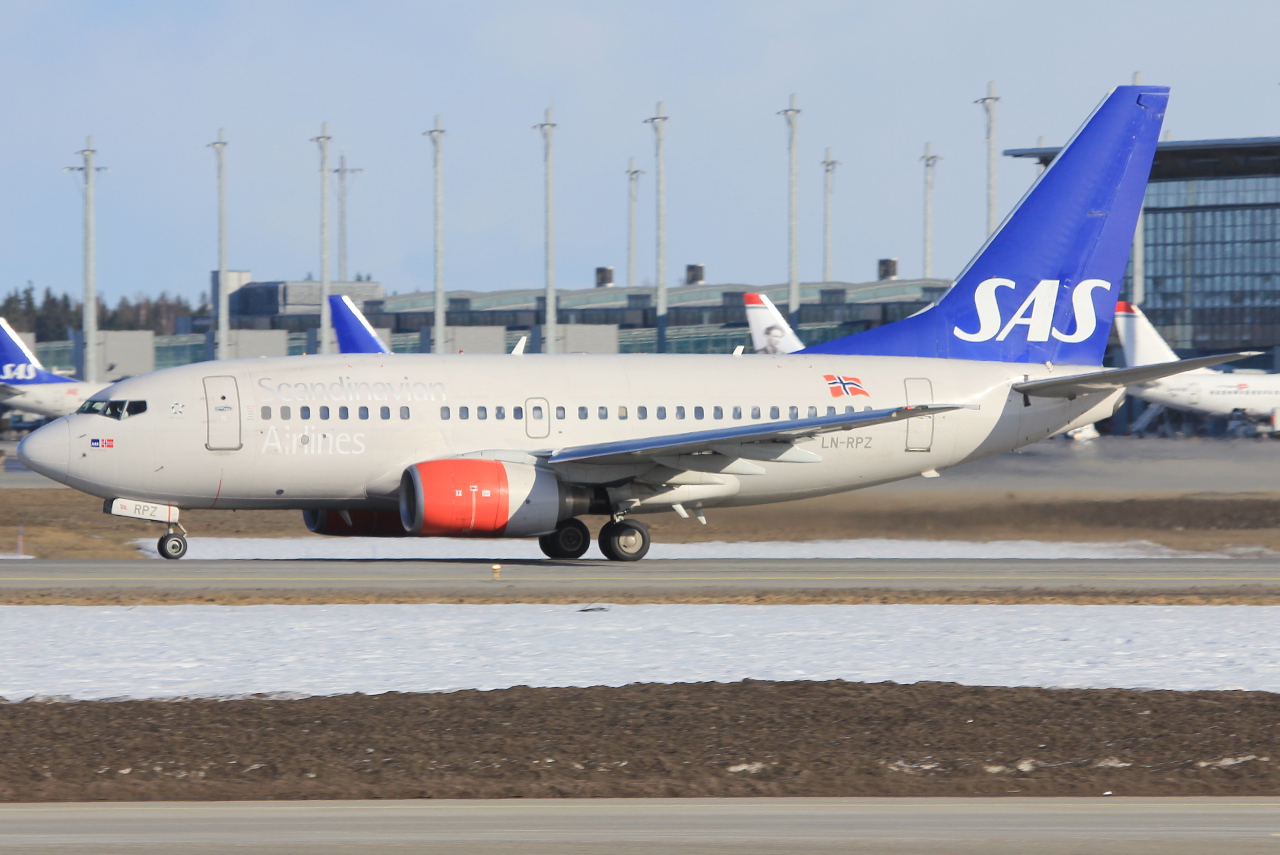 LN-RPZ (28293) 1998 Boeing 737-683