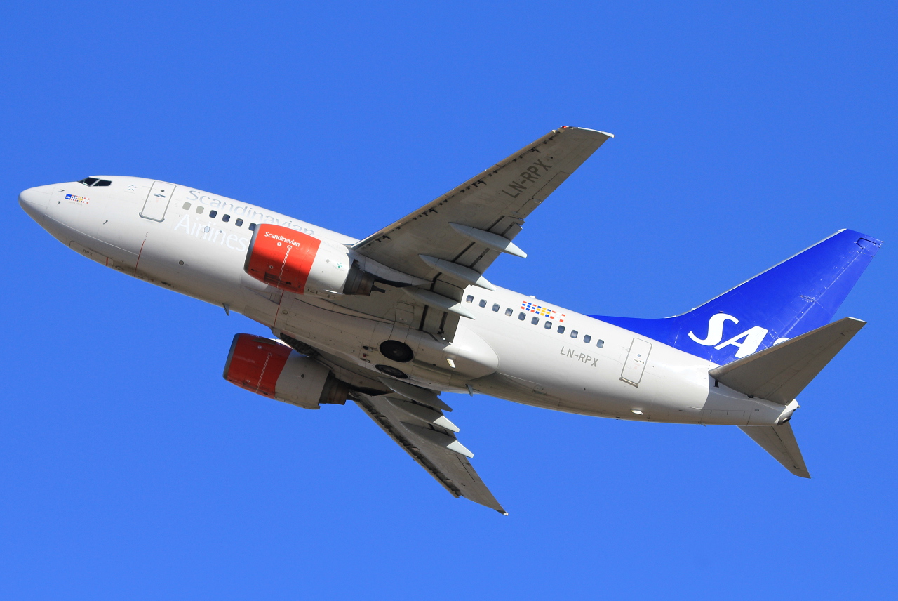 LN-RPX (28291) 1998 Boeing 737-683