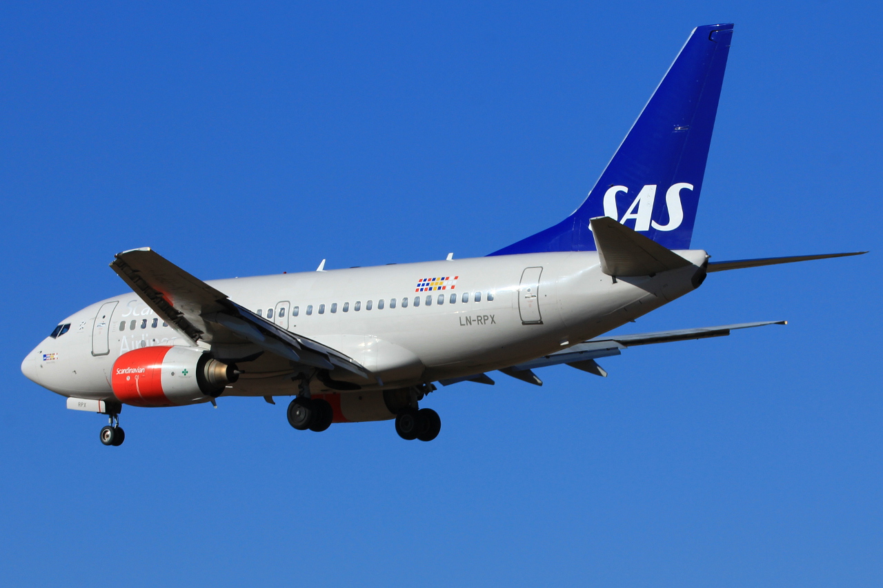 LN-RPX (28291) 1998 Boeing 737-683