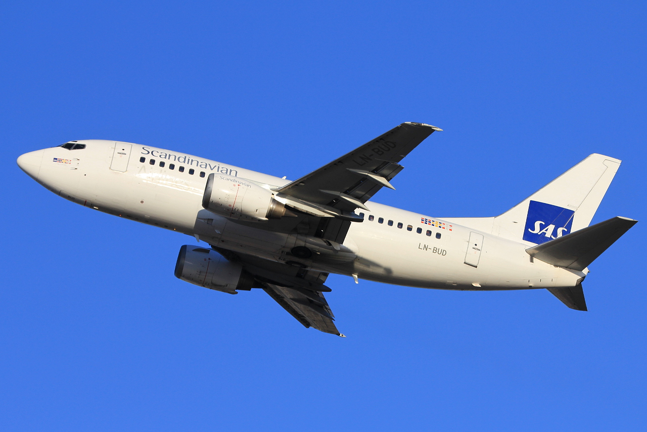 LN-BUD (25794) 1996 Boeing 737-505