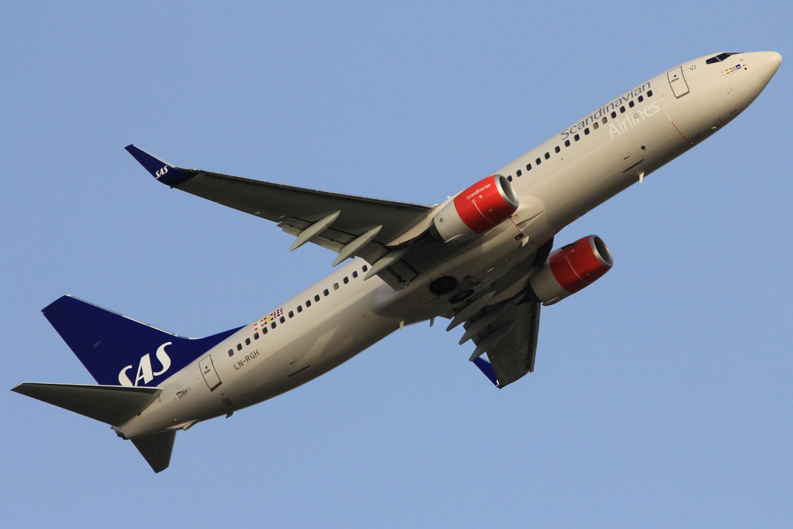 LN-RGH (41266) 2014 Boeing 737-86N(WL)
