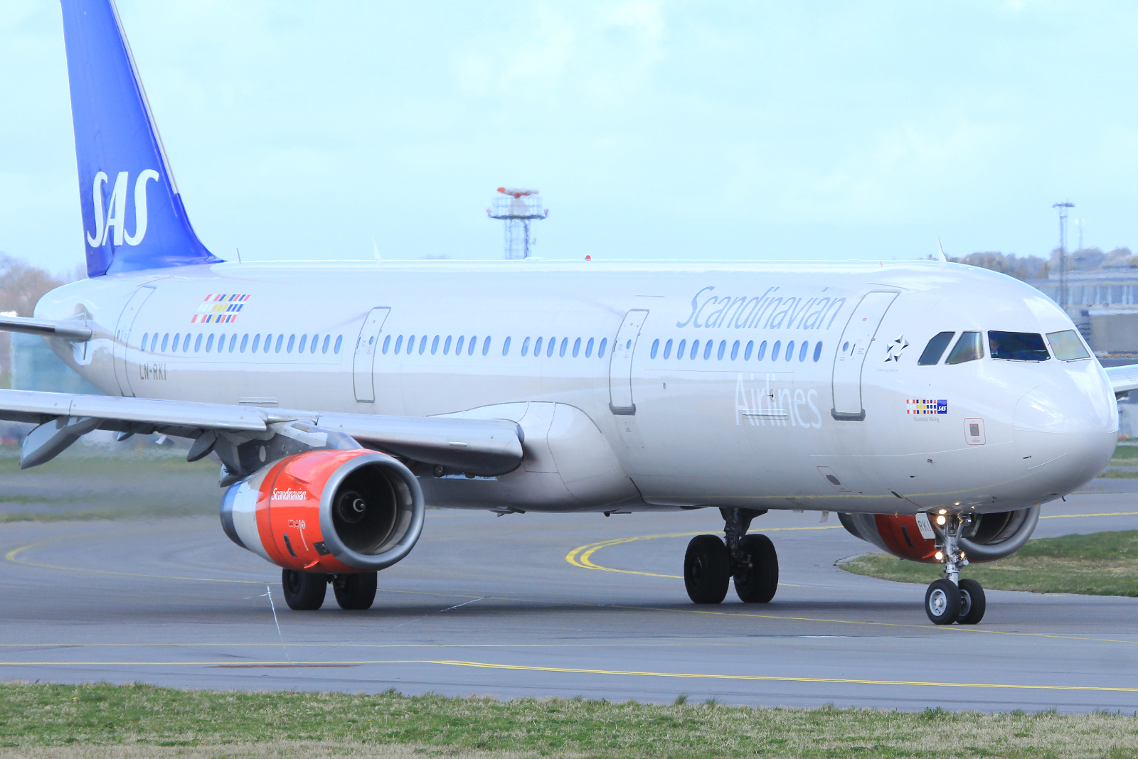 LN-RKI (1817) 2002 Airbus A321-232