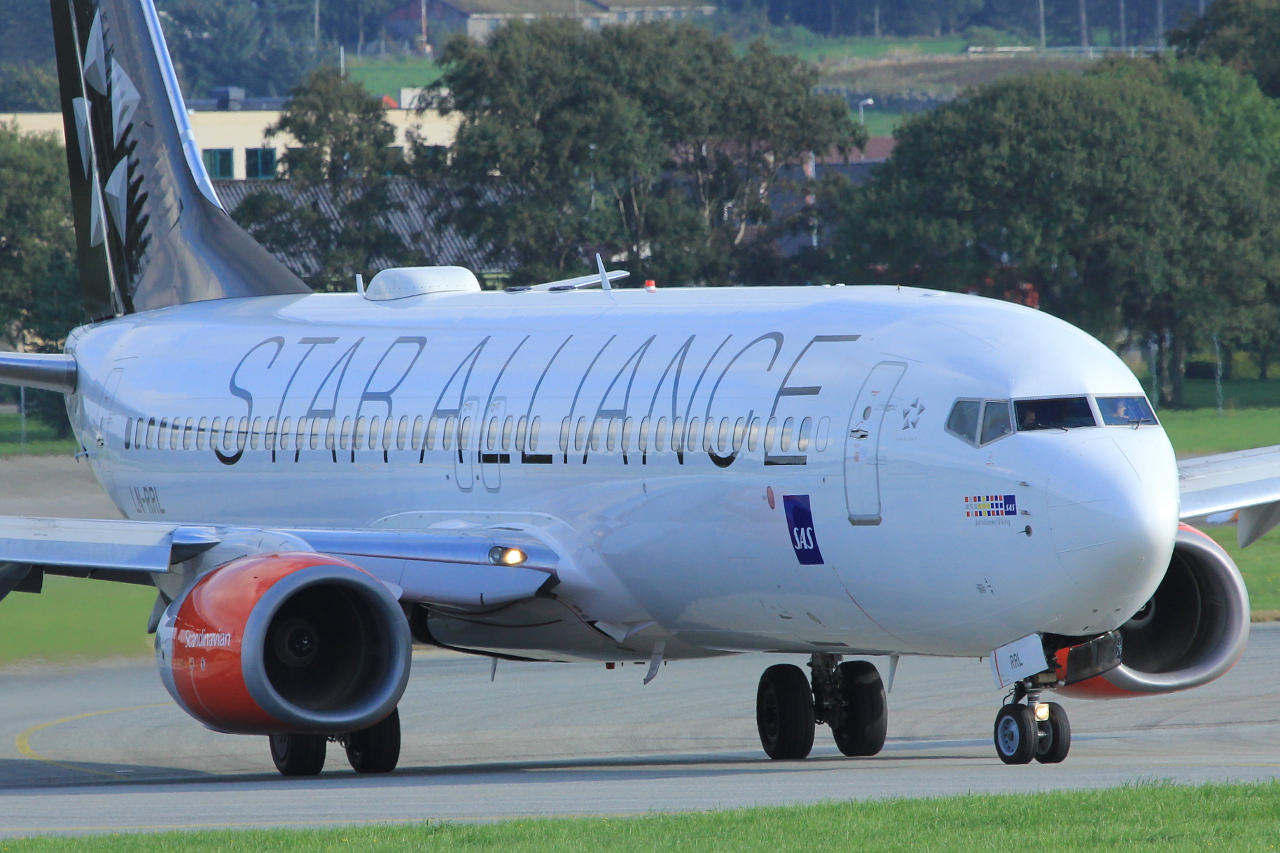 LN-RRL (28328) 2003 Boeing 737-883 WL