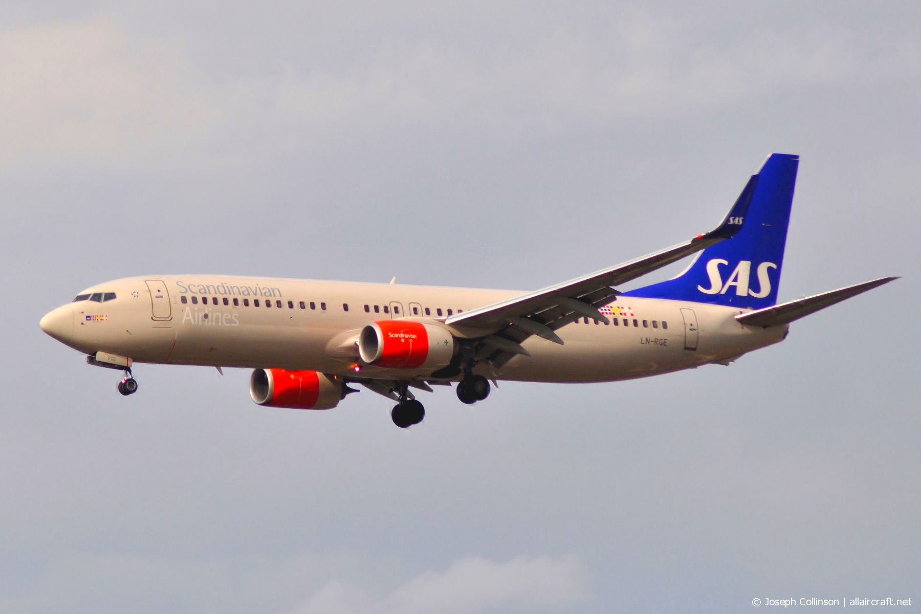 LN-RGE (cn 38037) Boeing 737-86N