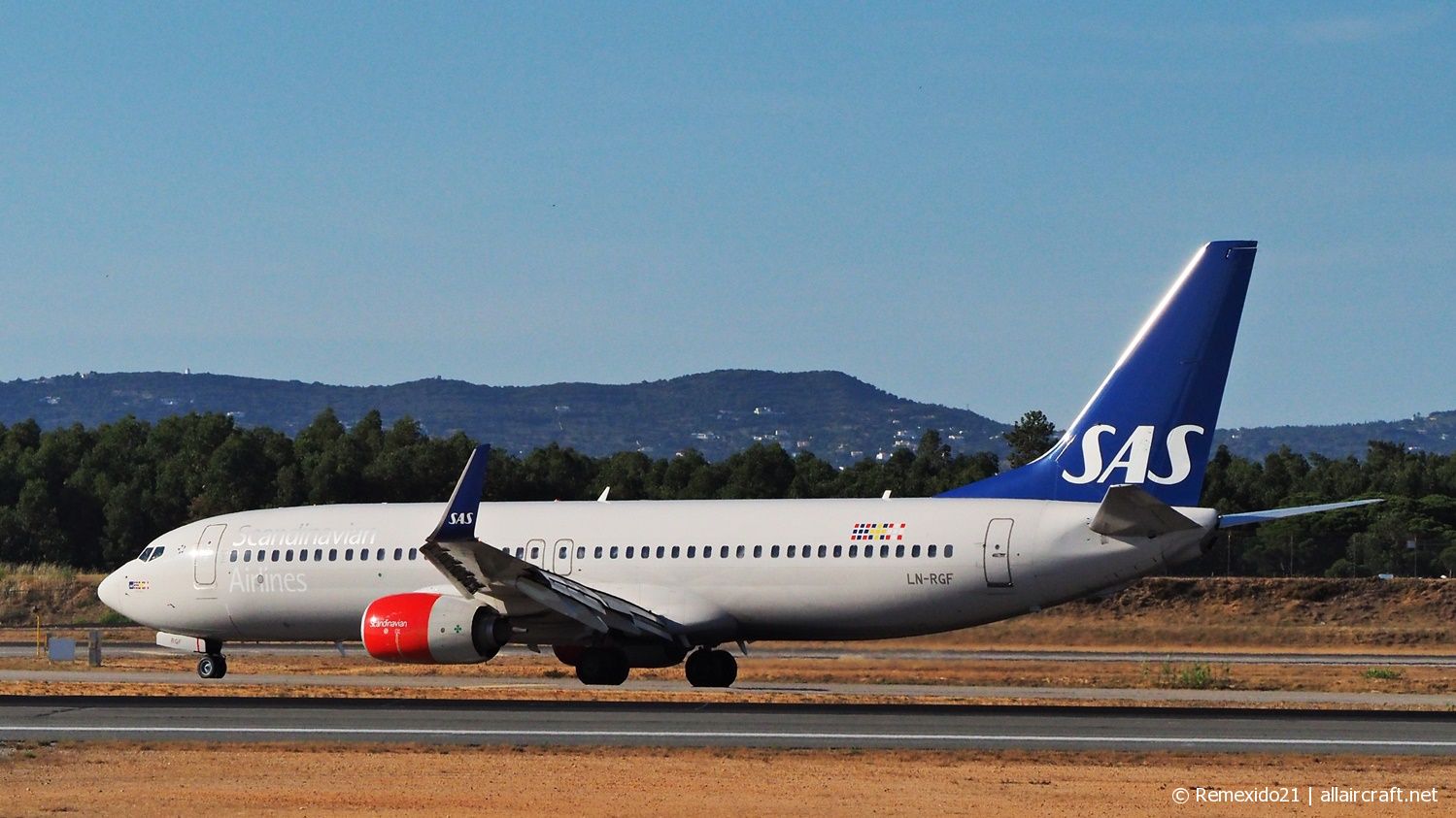 LN-RGF (cn 38038) Boeing 737-86N