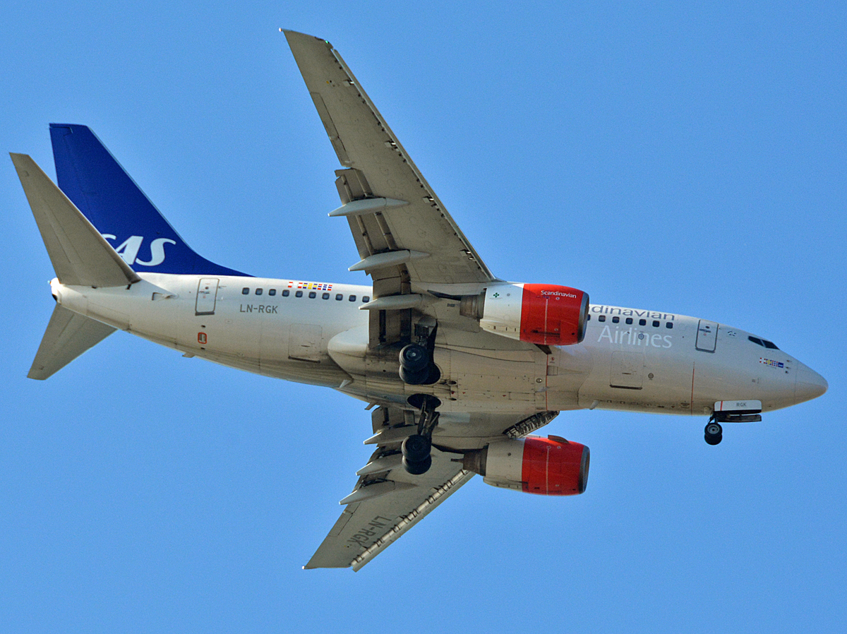 LN-RGK, (cn 28313), Boeing 737-683