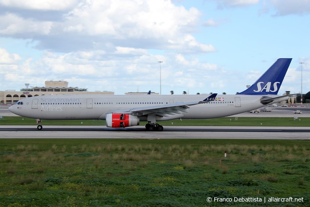 LN-RKM (496) 2002 Airbus A330-343