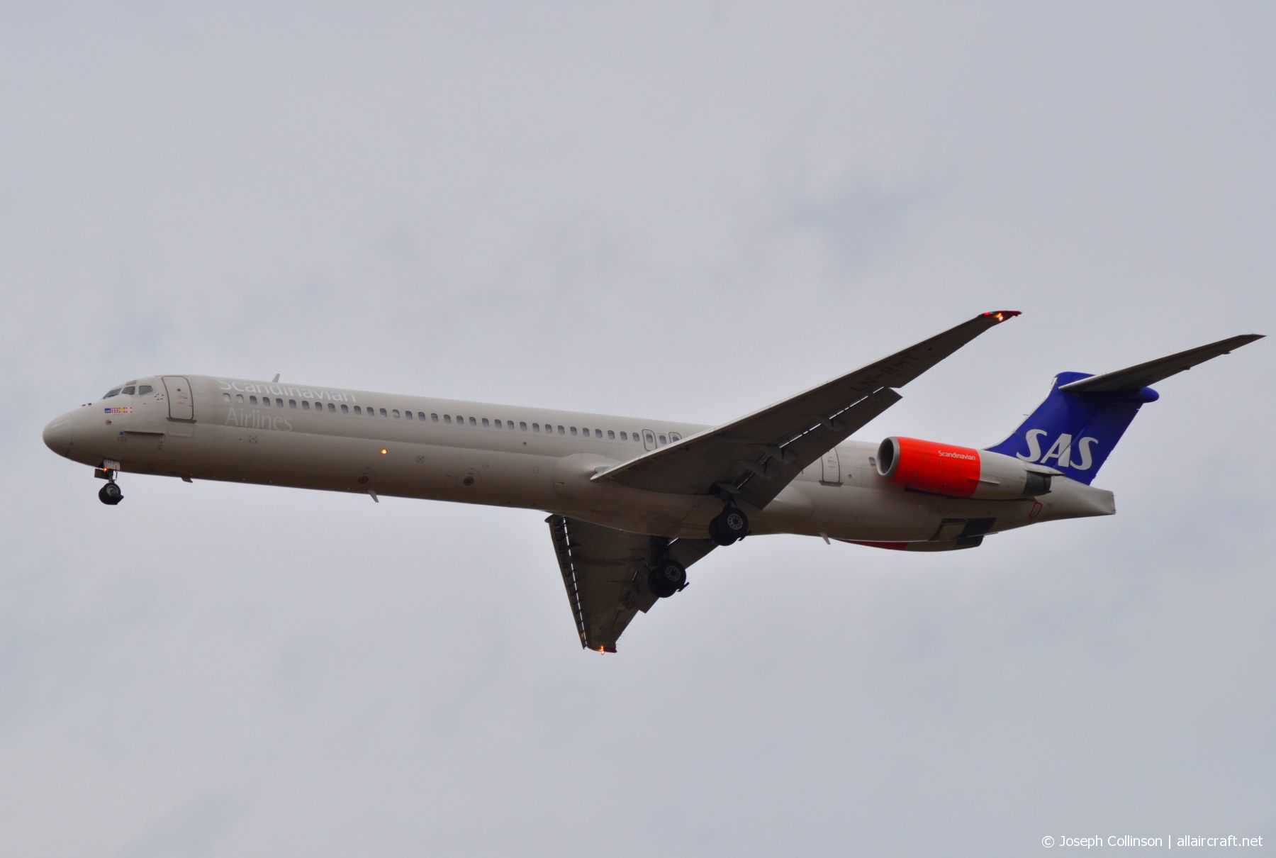 LN-RMT (53001) 1991 McDonnell Douglas MD-82