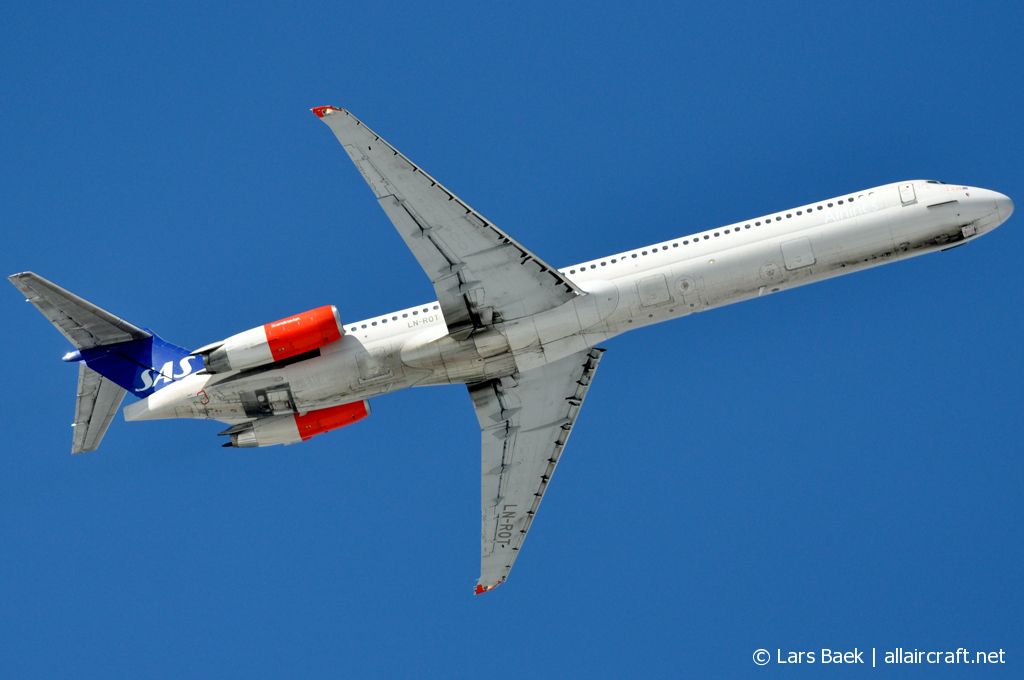 LN-ROT (49422) 1986 McDonnell Douglas MD-82