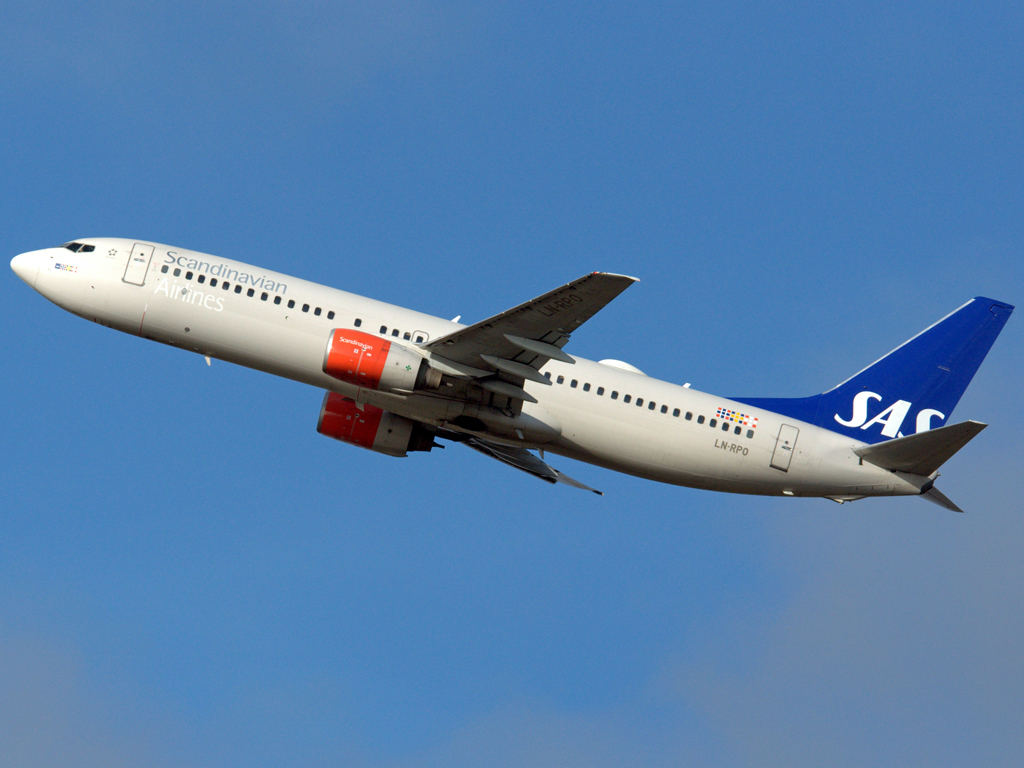 LN-RPO (30467) 2000 Boeing 737-883