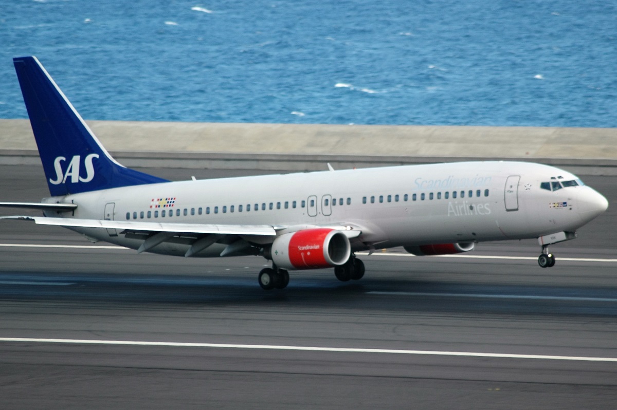 LN-RRK (32278) 2002 Boeing 737-883