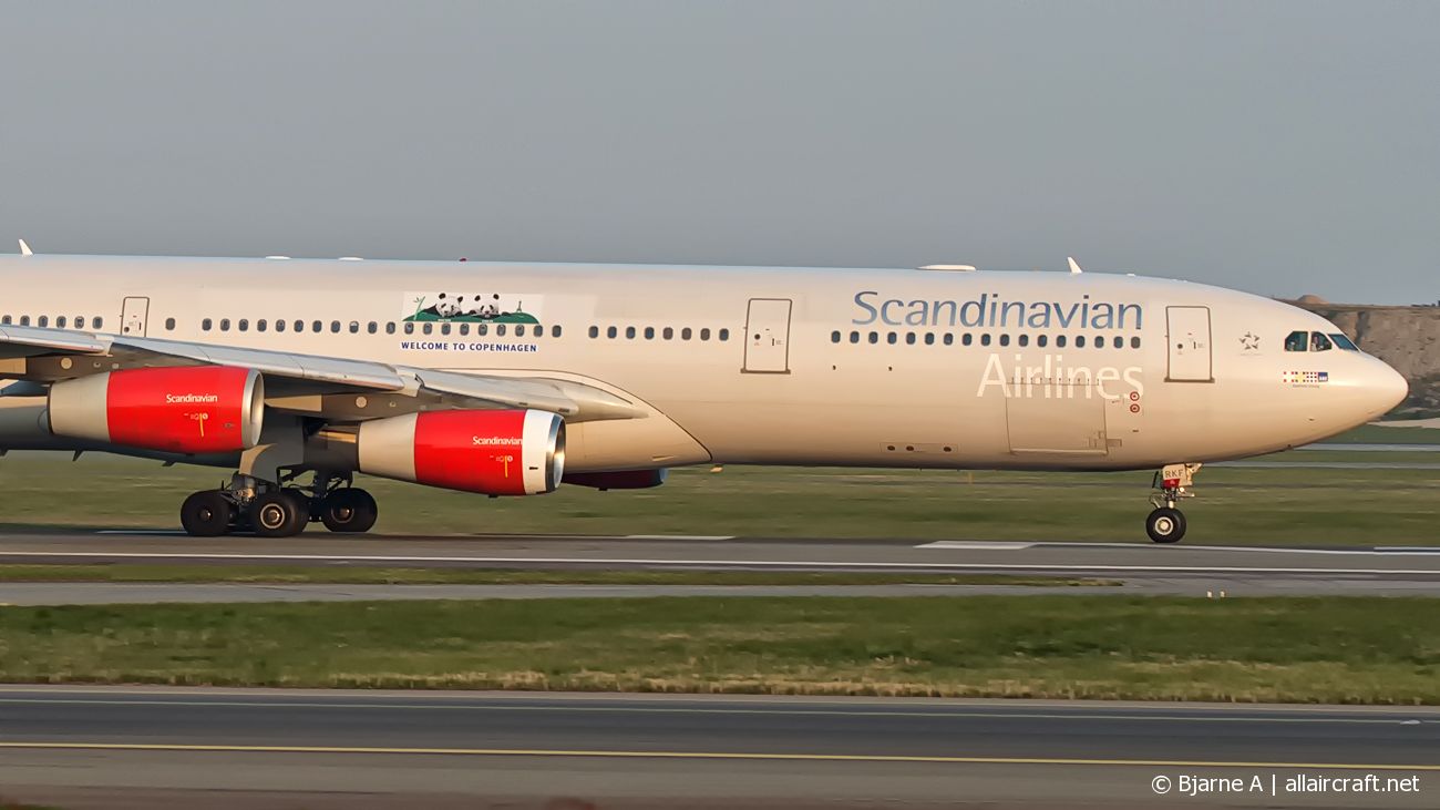 LN-RKF (413) 2001 Airbus A340-313