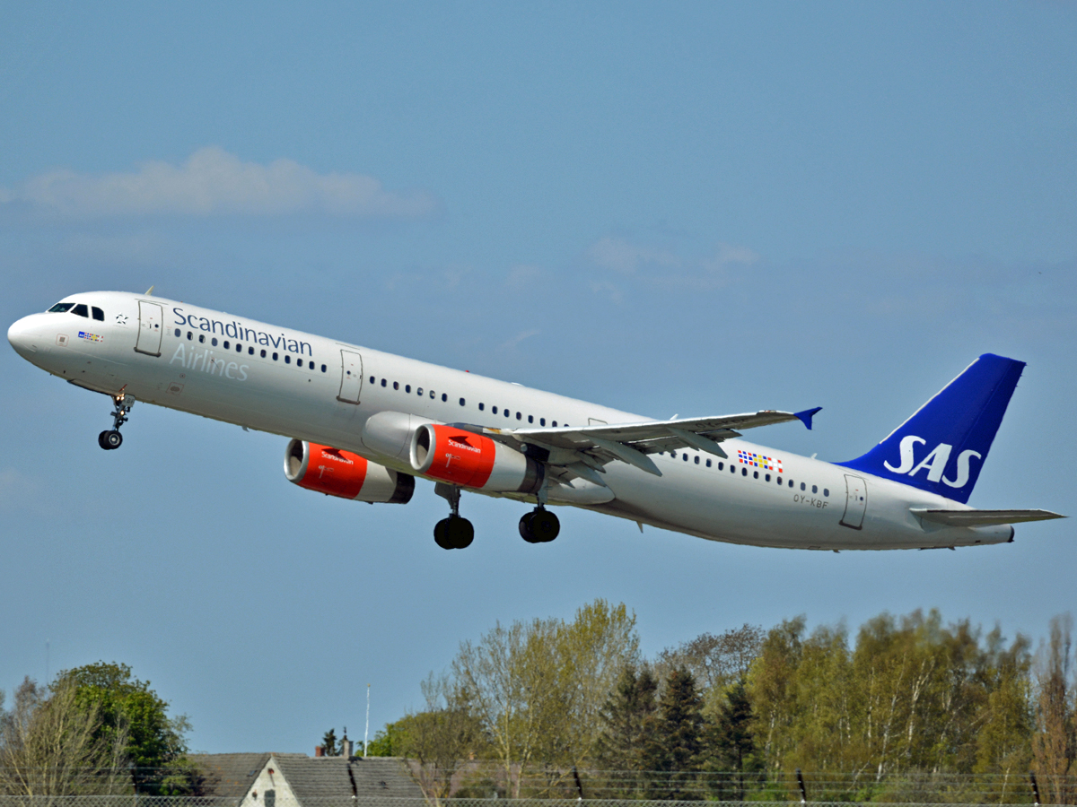 OY-KBF (1807) 2002 Airbus A321-232