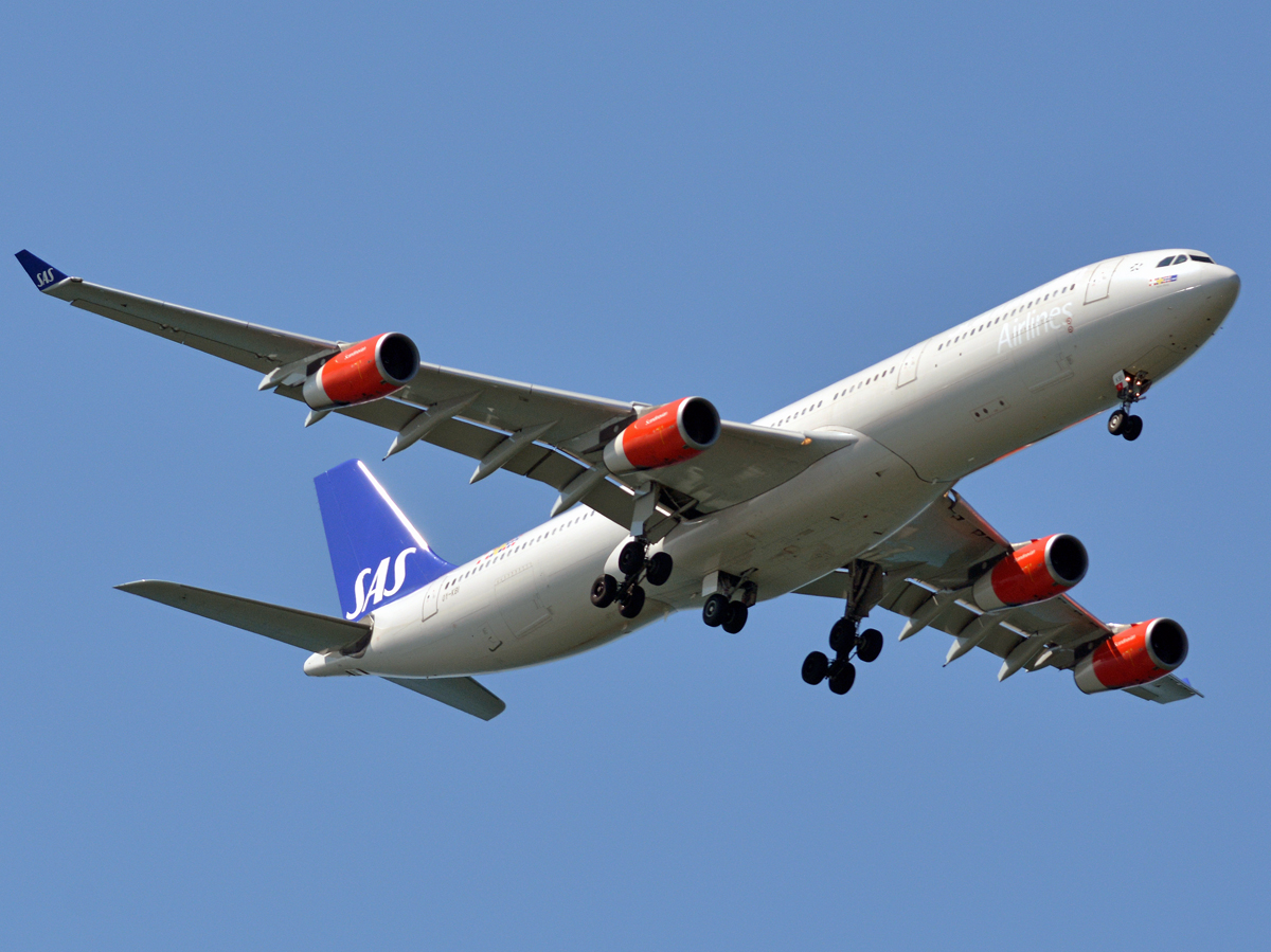 OY-KBI (430) 2001 Airbus A340-313X