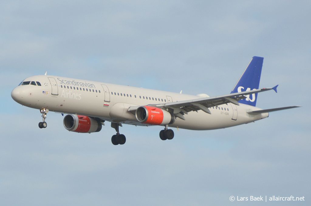 OY-KBK (1587) 2001 Airbus A321-232