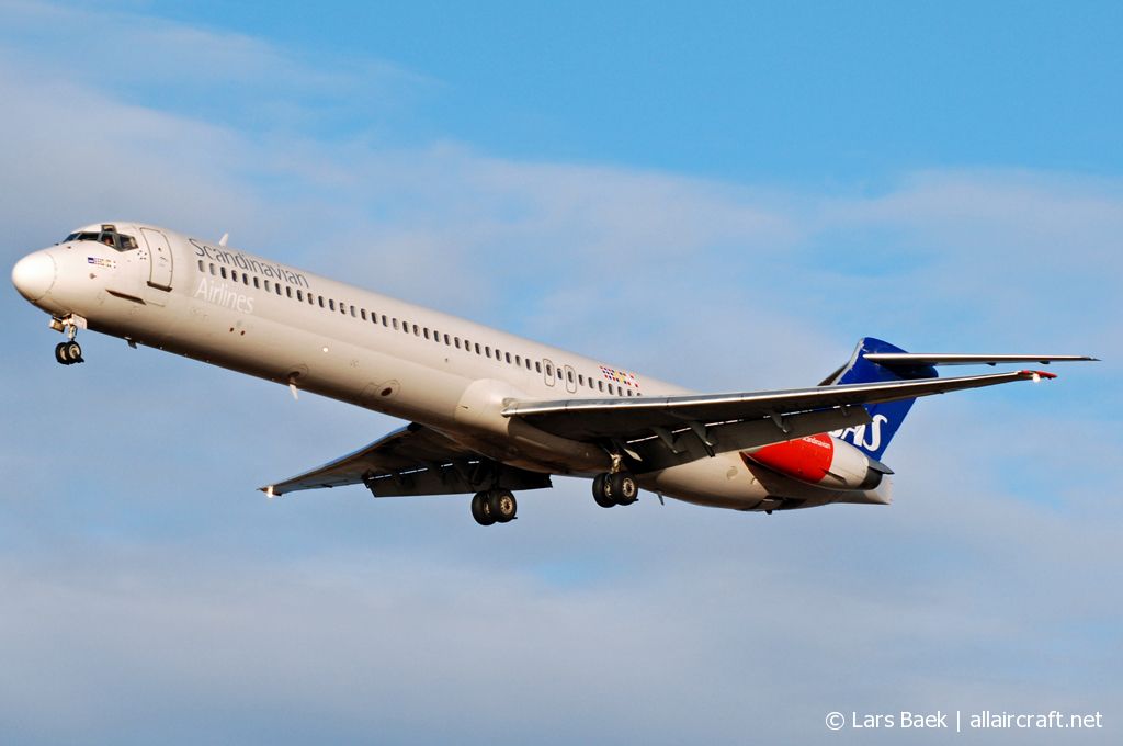 OY-KHG (49613) 1988 McDonnell Douglas MD-82