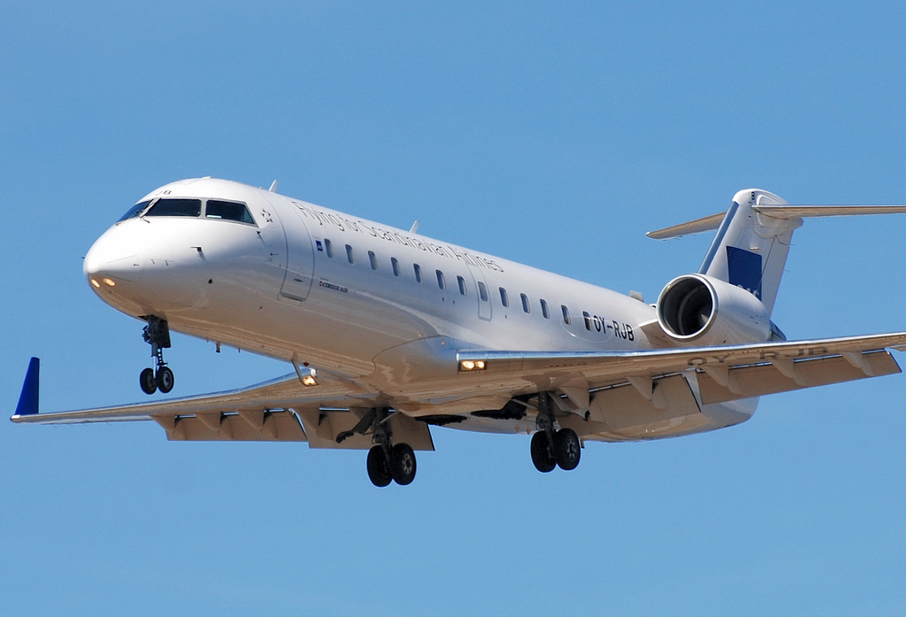 OY-RJB (7419) 2000 Bombardier CRJ-200ER