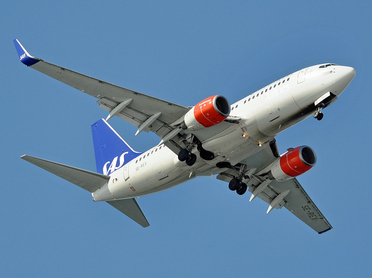 SE-REX (33418) 2002 Boeing 737-76N WL