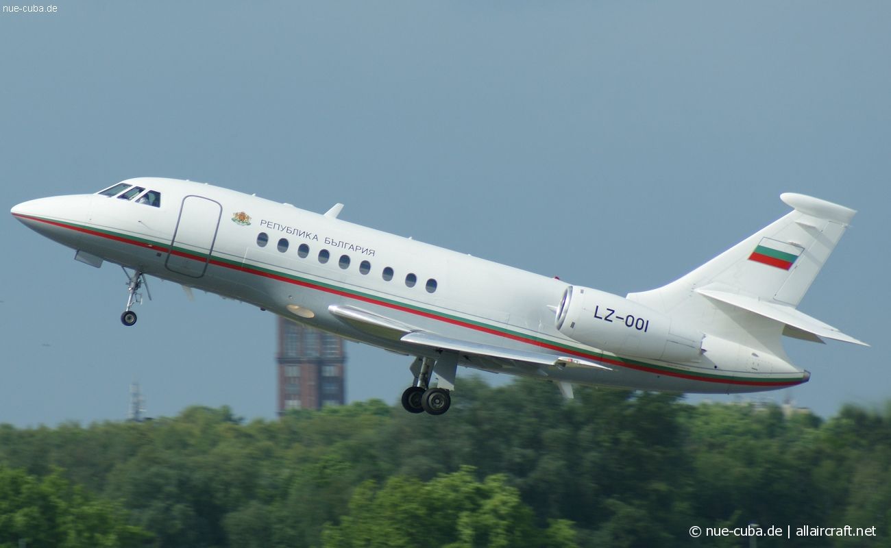 LZ-001 (123) 2001 Dassault Falcon 2000