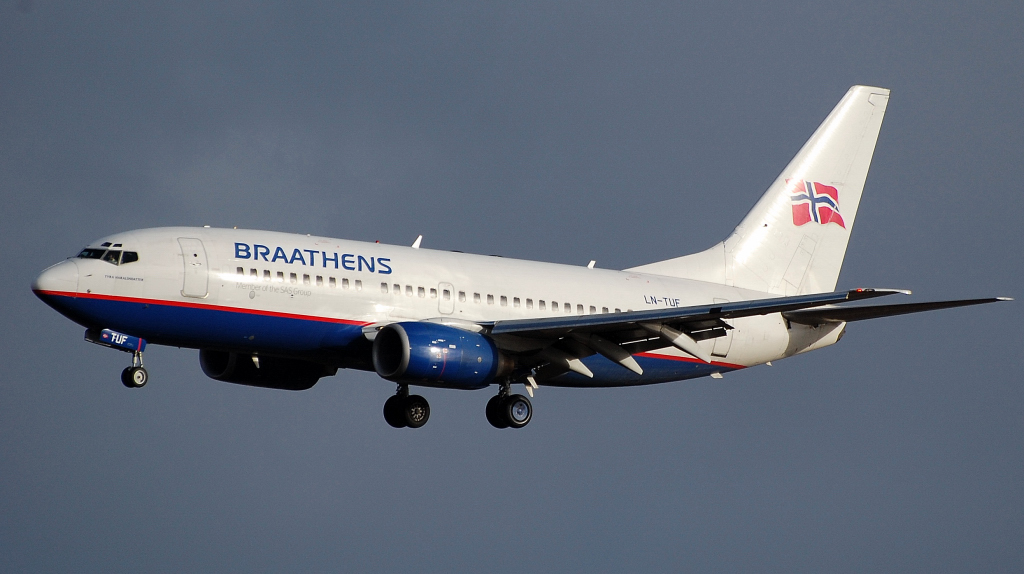 LN-TUF (28222) 1999 Boeing 737-705