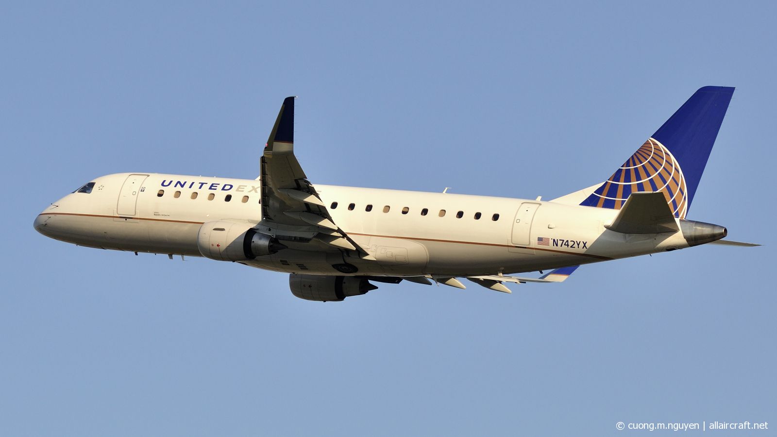 N742YX (17000654) Embraer 170-200LR