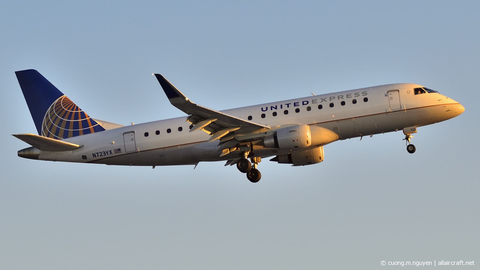 N723YX (17000498) Embraer 170-200LR