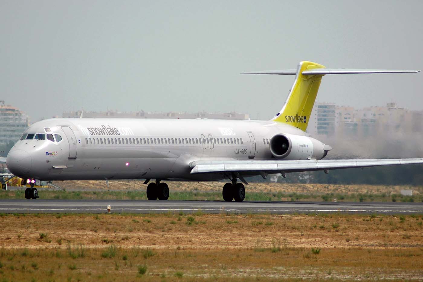 LN-ROS (49421) 1986 McDonnell Douglas MD-82