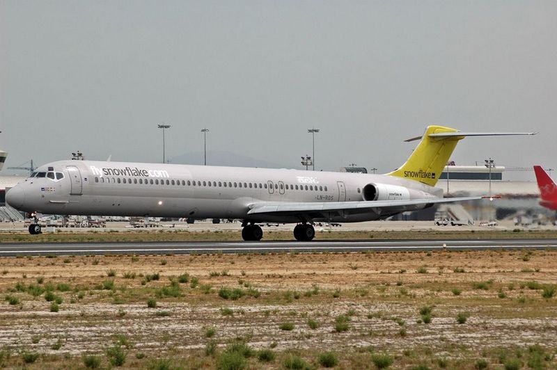 LN-ROS (49421) 1986 McDonnell Douglas MD-82