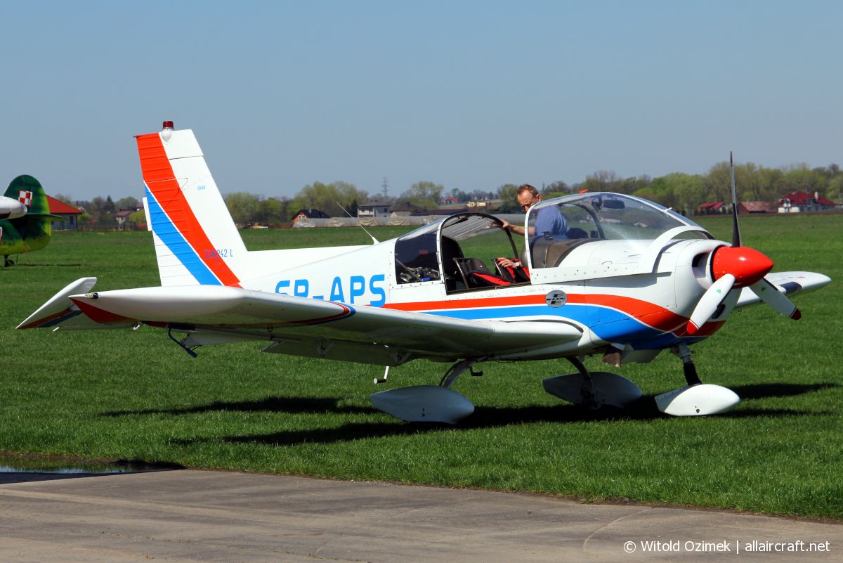 SP-APS Zlin Z-242
