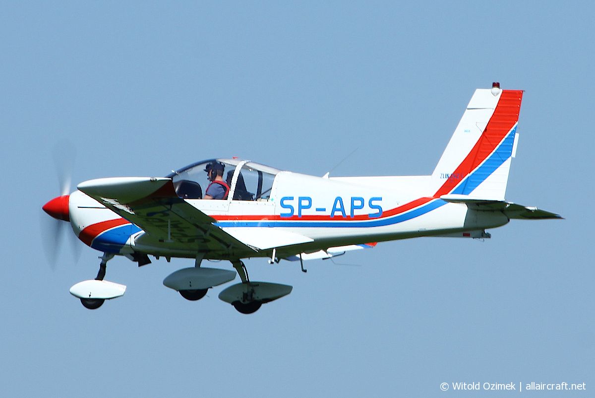 SP-APS Zlin Z-242