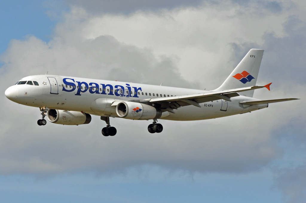 EC-KPX (cn 1407) Airbus A320-232