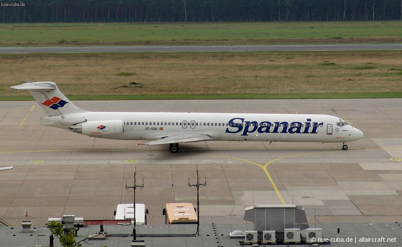EC-GQG (cn 49577) McDonnell Douglas MD-83
