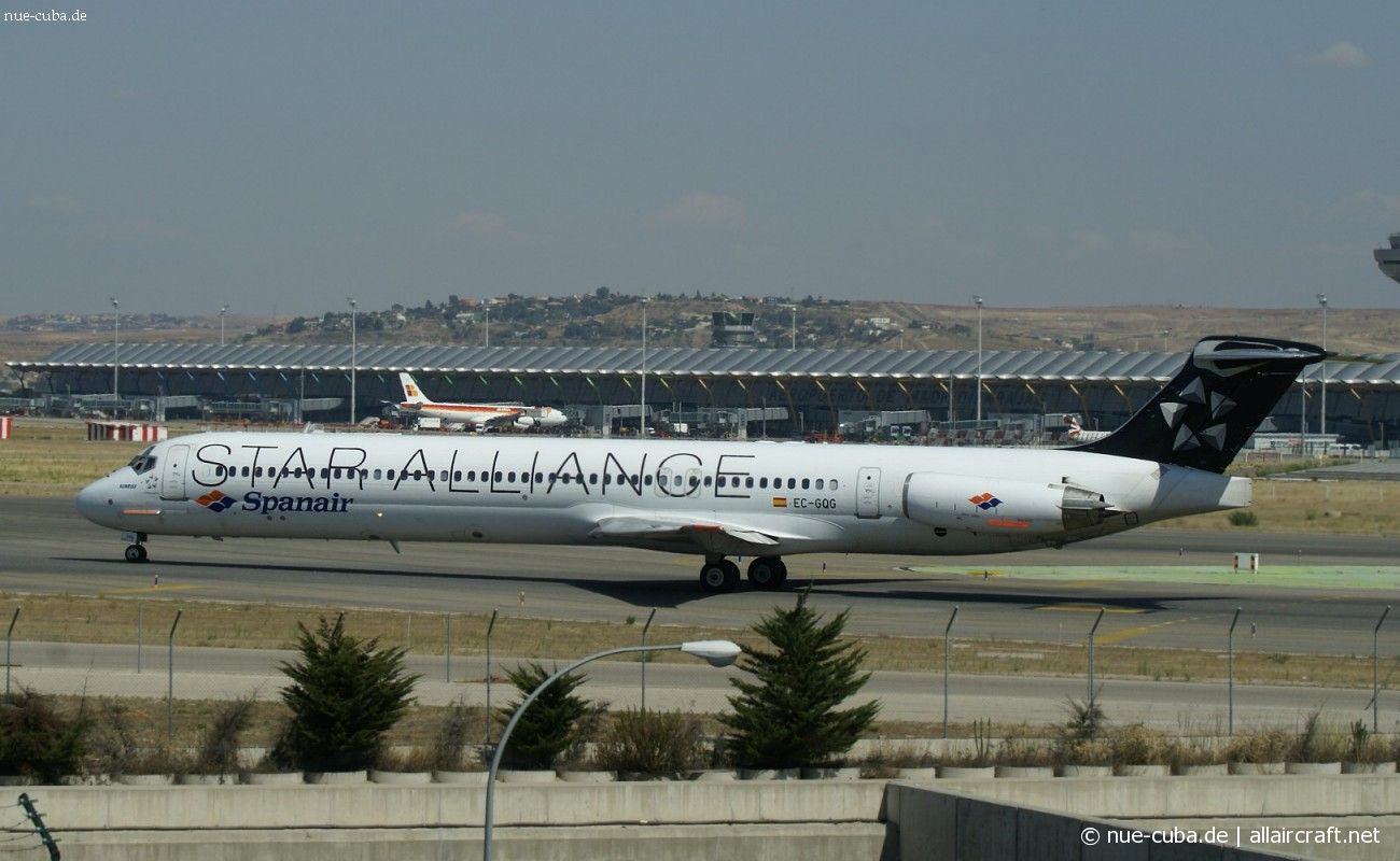 EC-GQG (cn 49577) McDonnell Douglas MD-83