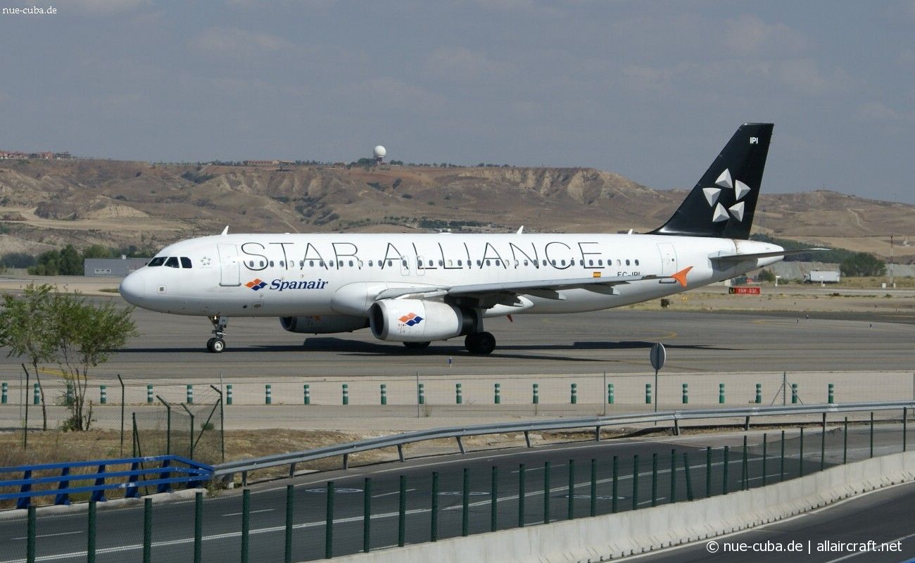 EC-IPI (cn 02027) Airbus A320-232